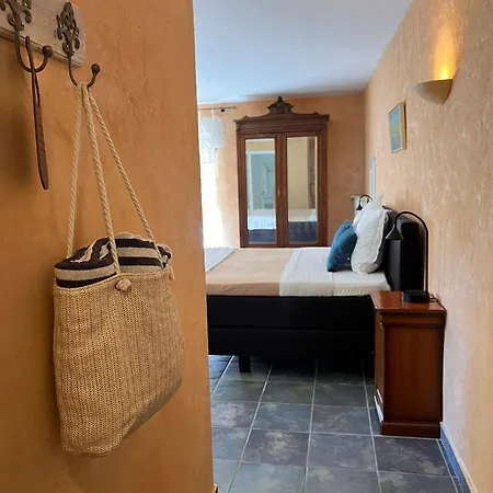 Le Moulin De Montsegur Bed & Breakfast Room photo